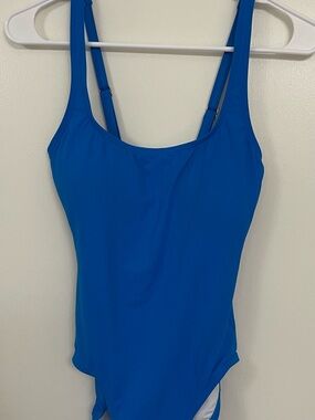 Michael Kors Lace back one piece swimsuit NWT Tile Blue size 6